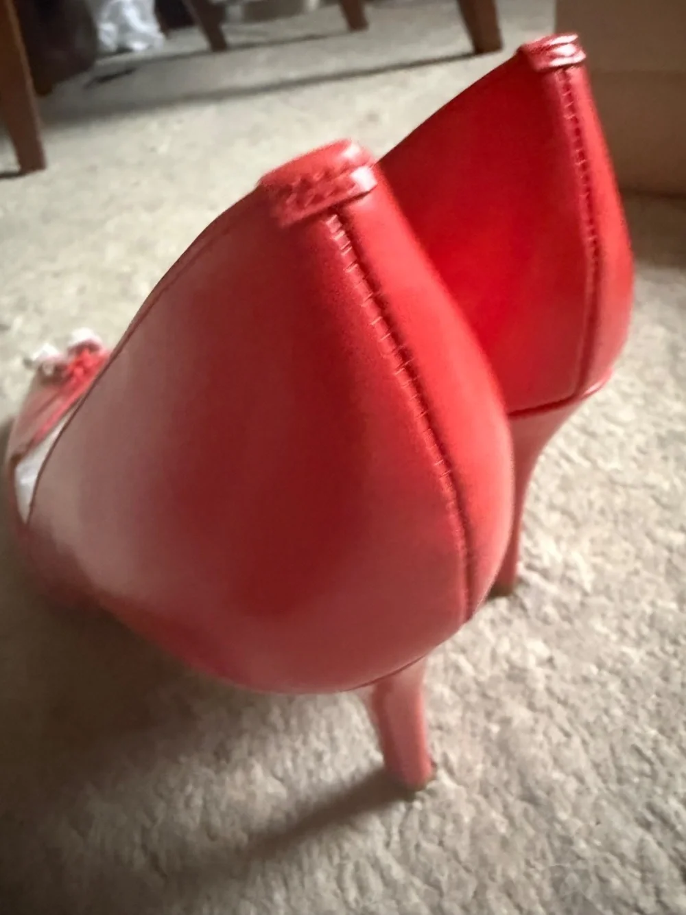 Banana Republic Women's Leather Pink Pointed Heels w/ Tassel Detail, 8.5, New