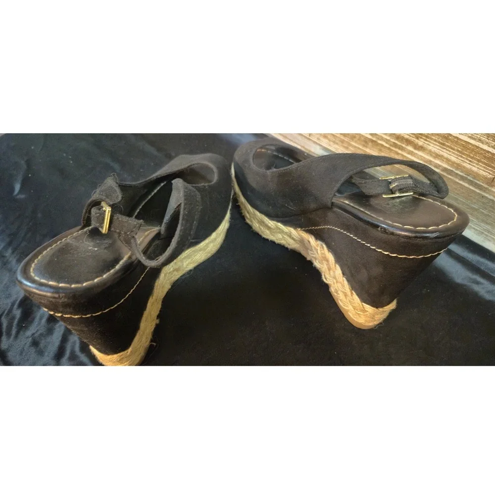 Brash black wedge