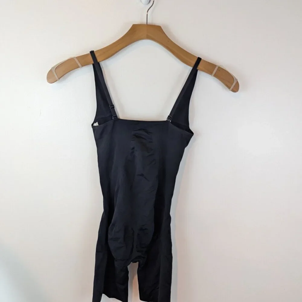 Assets By Spanx black no spanx