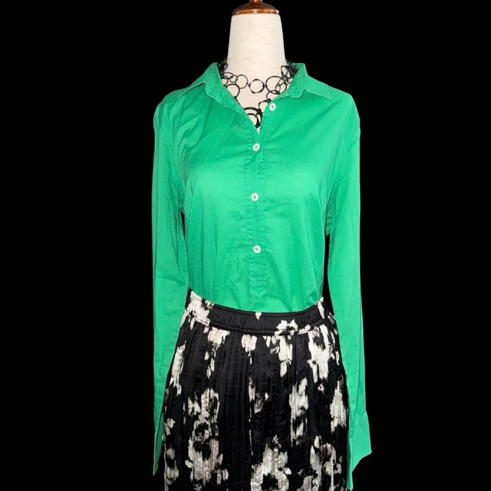 J. Crew Kelly Green Old Money Button Up Shirt Long Sleeve Collared Preppy Blouse
