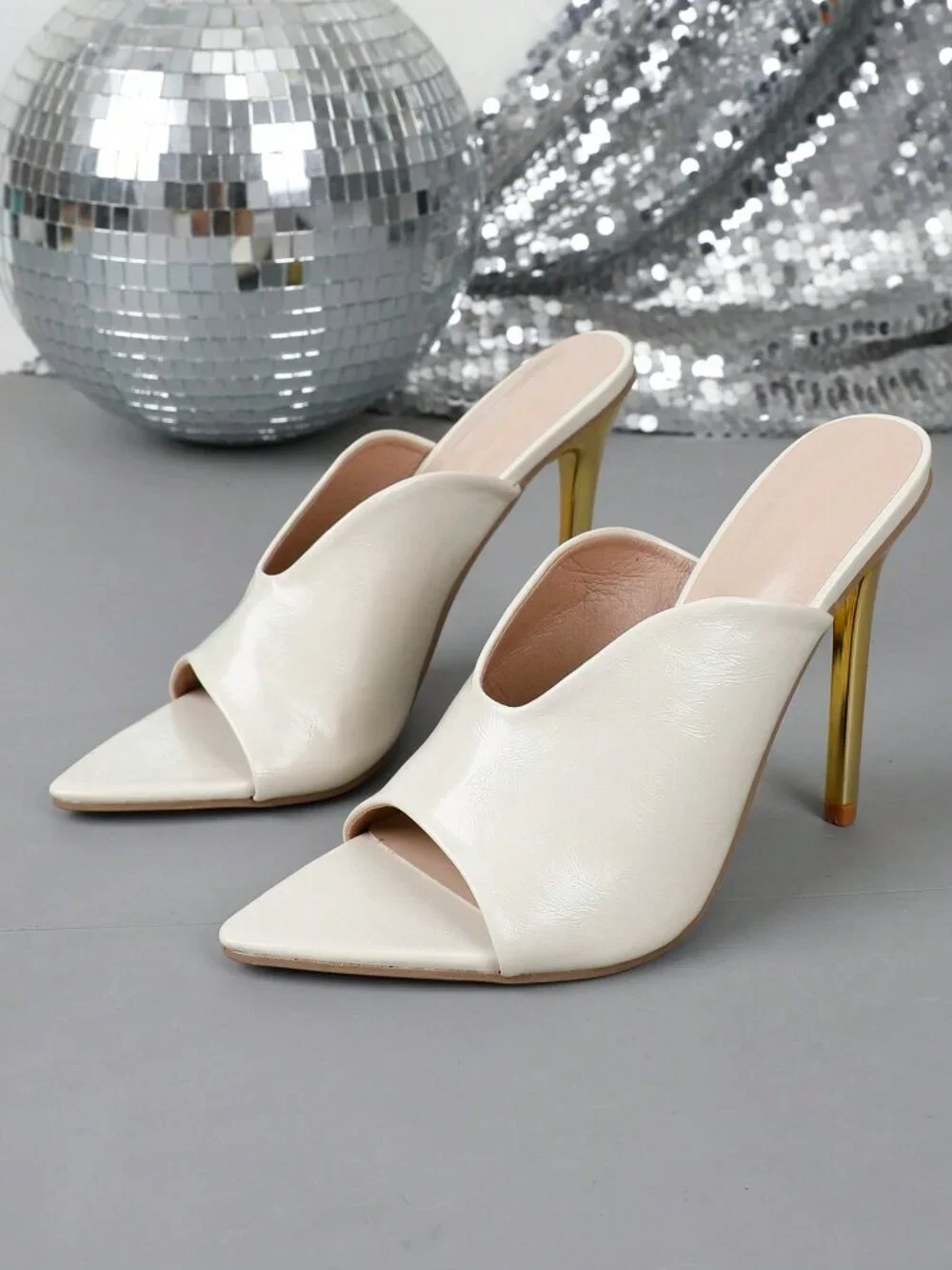 N/A note item sandals