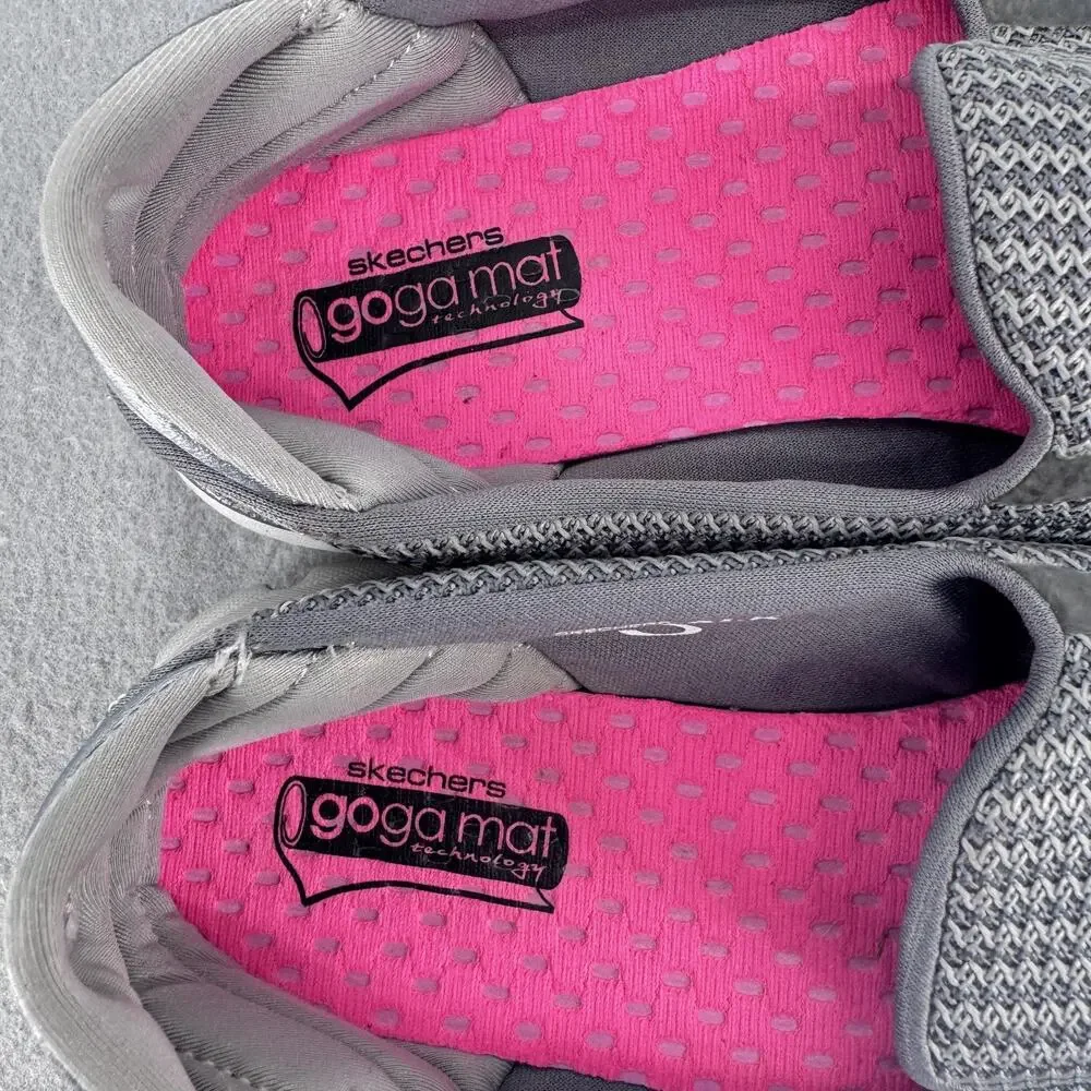 Skechers go walk
