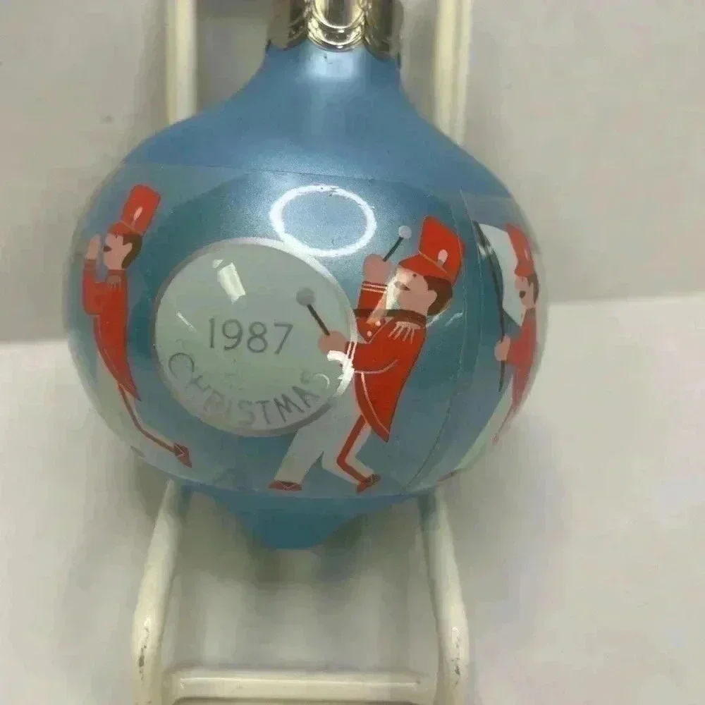 Hallmark keepsake glass