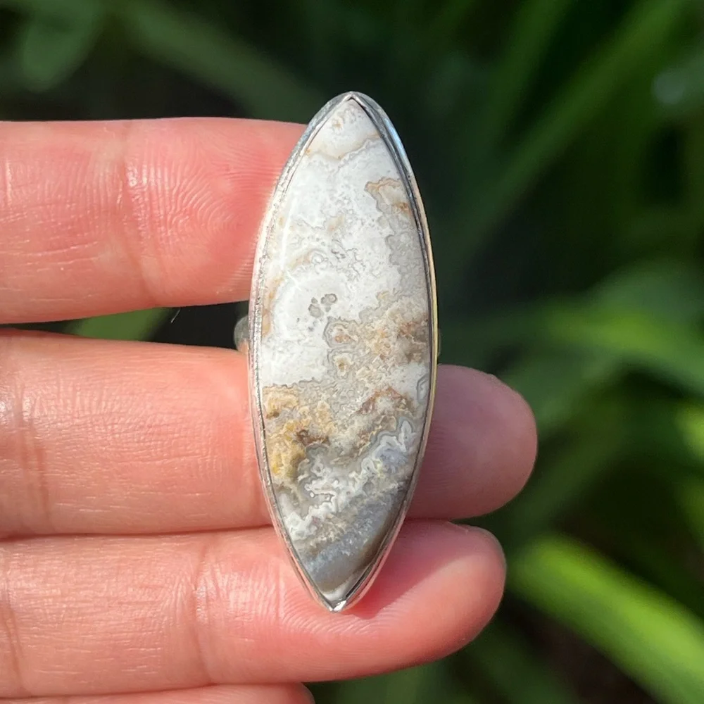 Size‎ 6 925 silver plated crazy lace agate ring