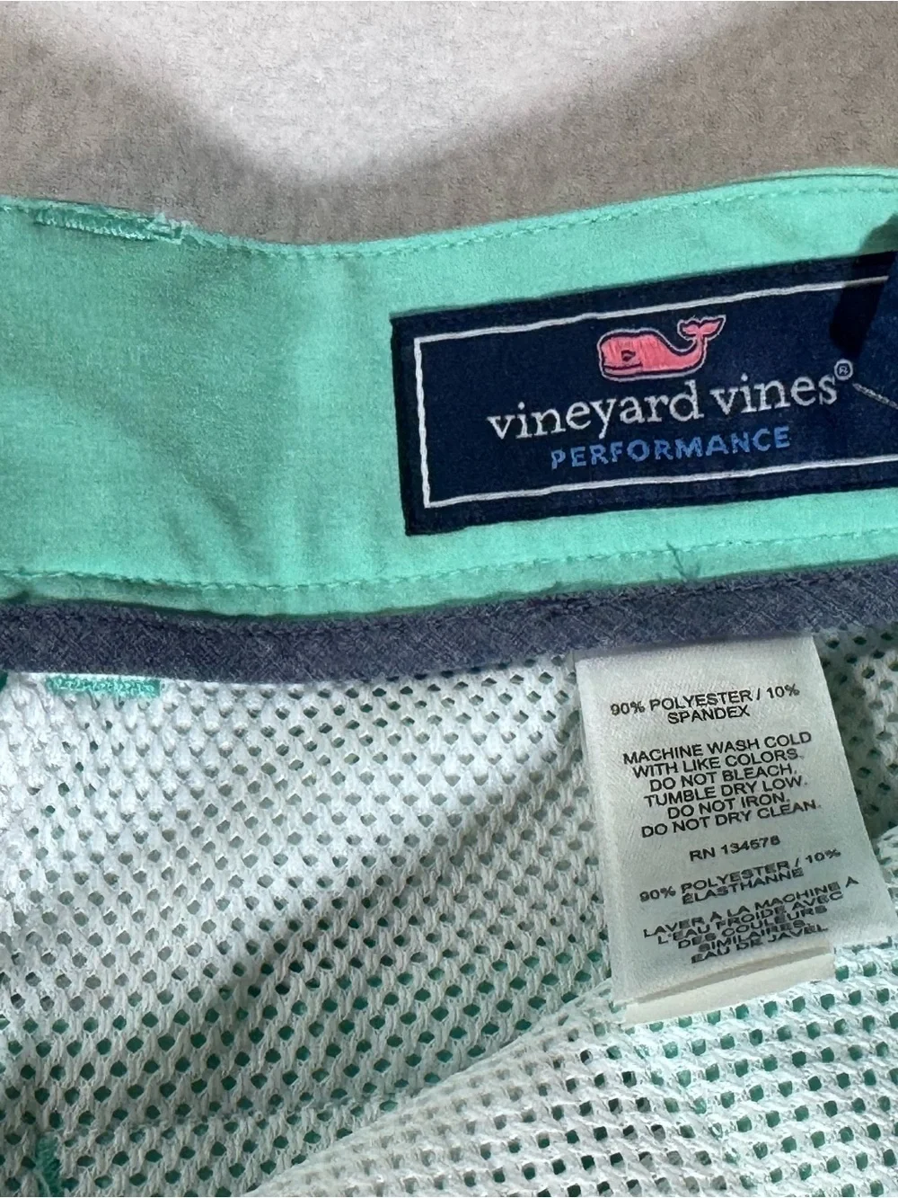 Vineyard Vines tailored flat