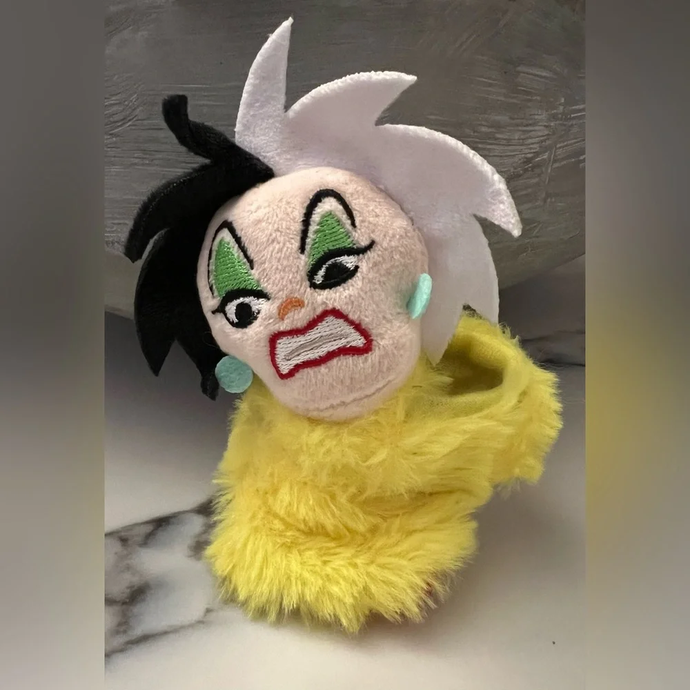Disney 101 Dalmatians Villains Cutie SnapCuff Plush Cruella DeVille Yellow/Black