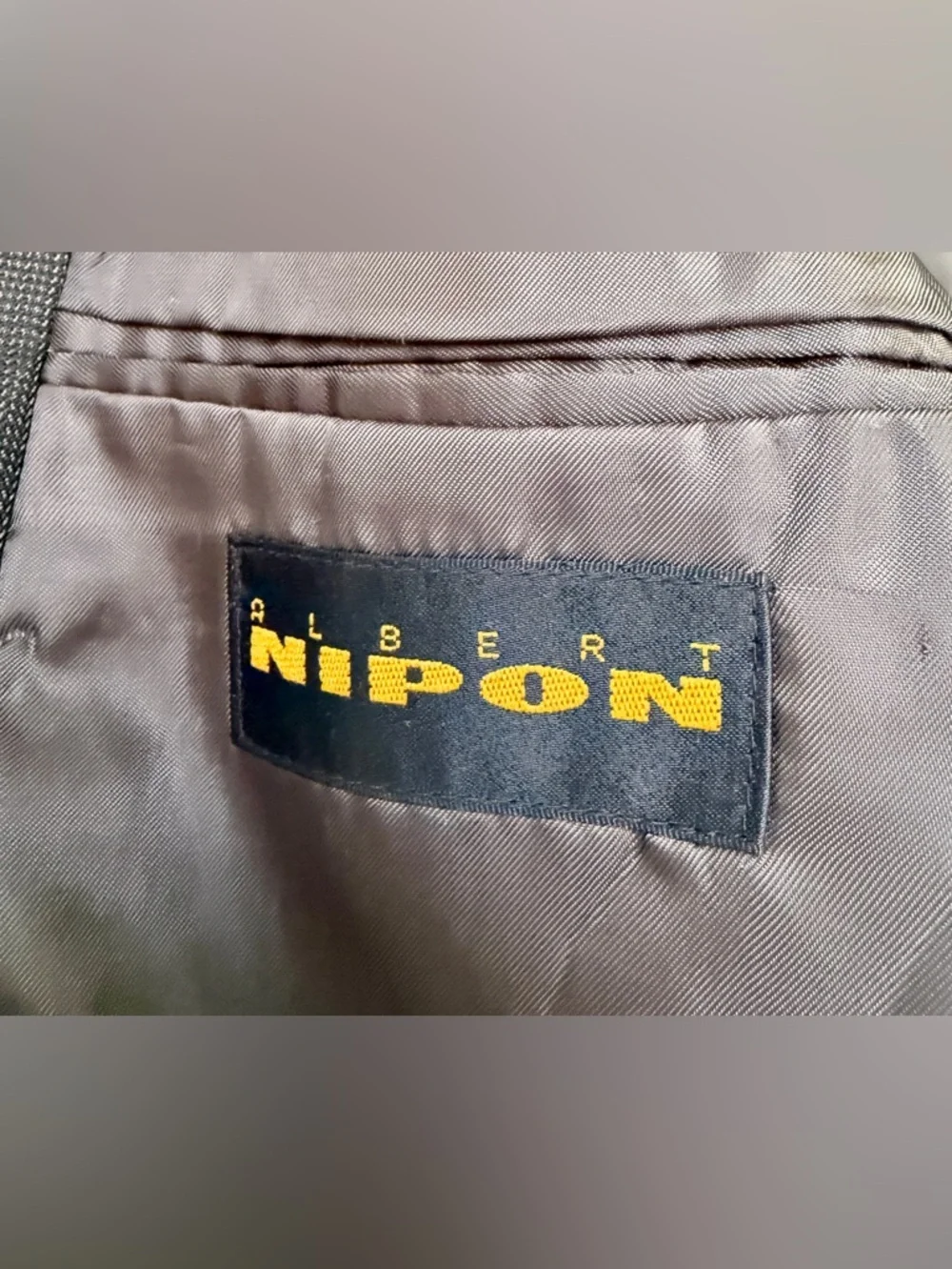 Albert Nipon 5” measurements
