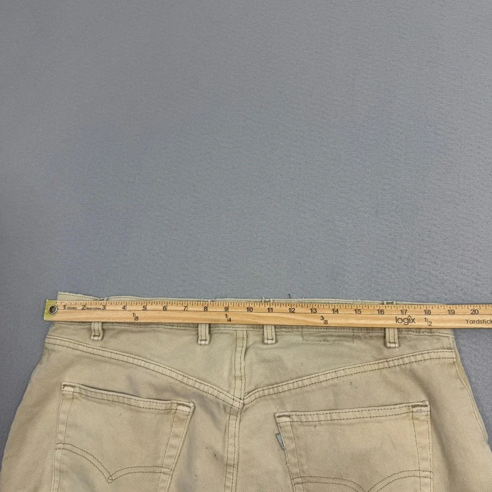 Levis pictures are description