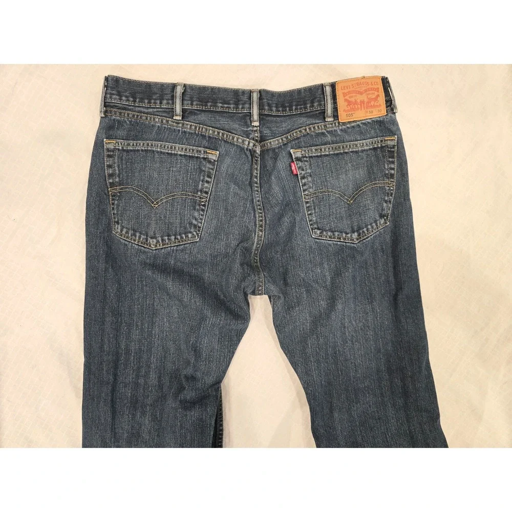 Levis jeans lighter inches