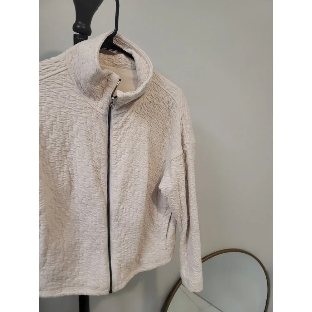 lululemon athletica runs slouchy