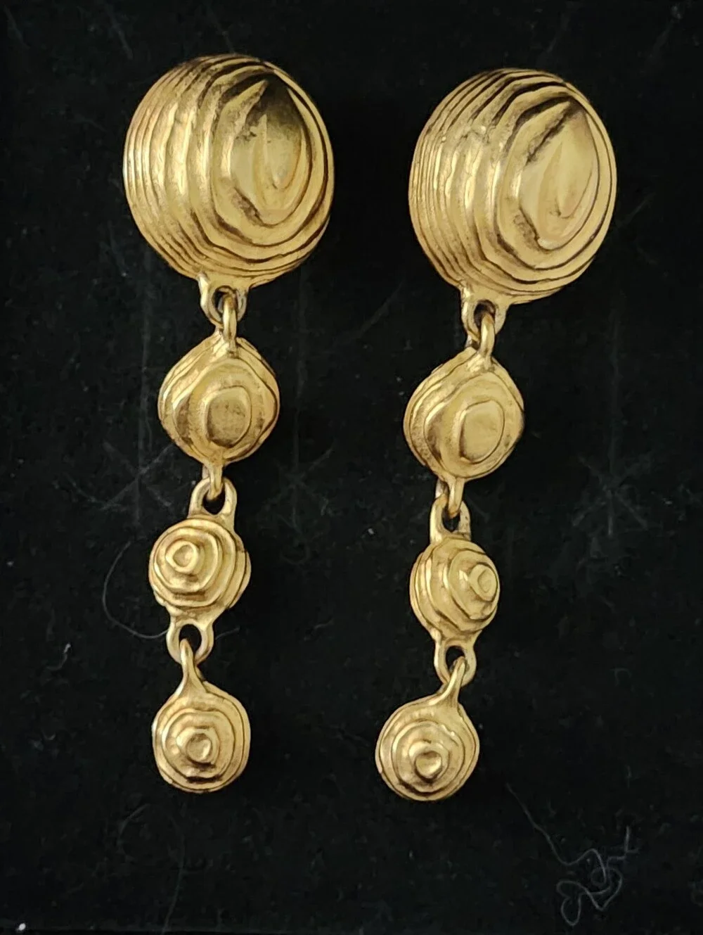 Givenchy elegant gold