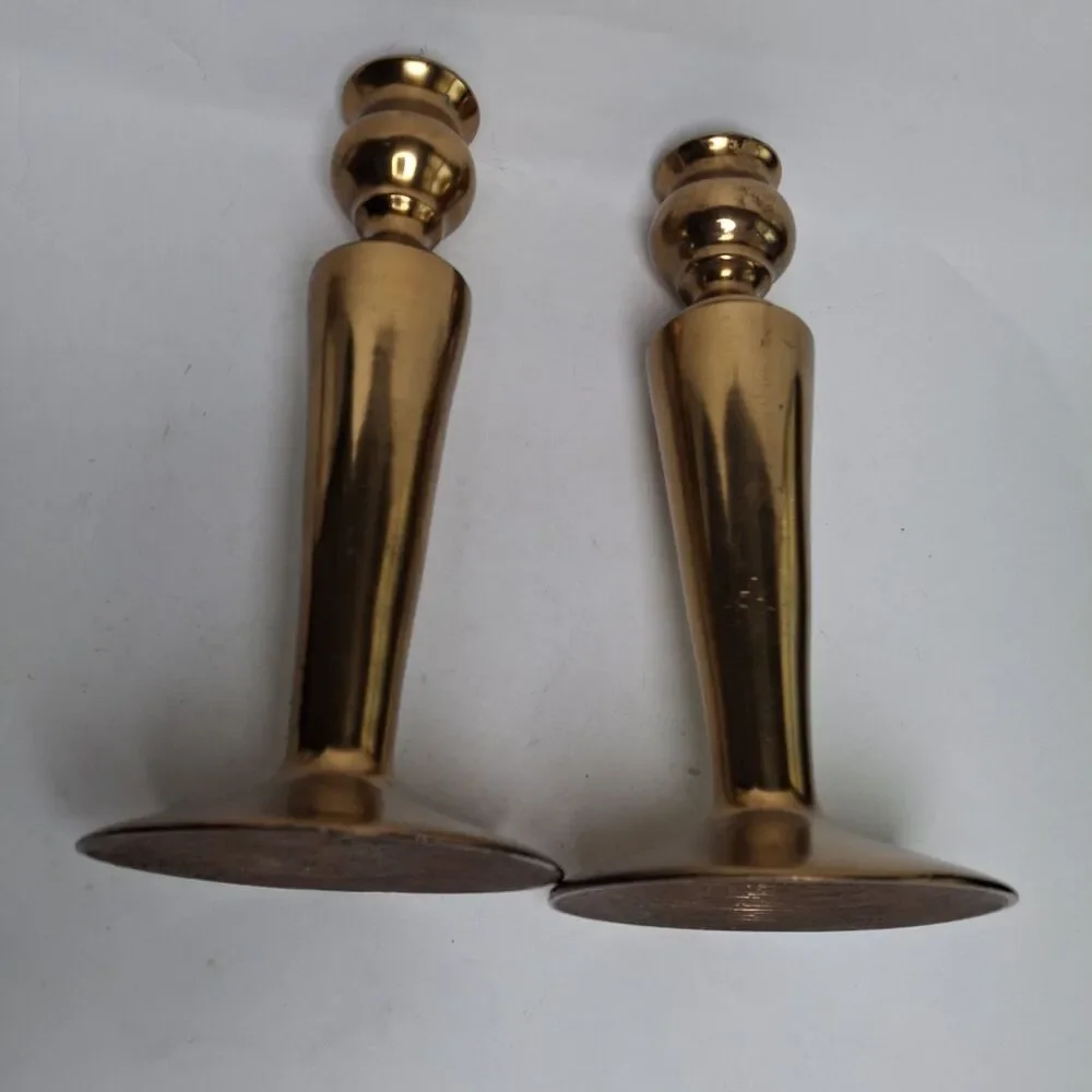Unbranded brass candle