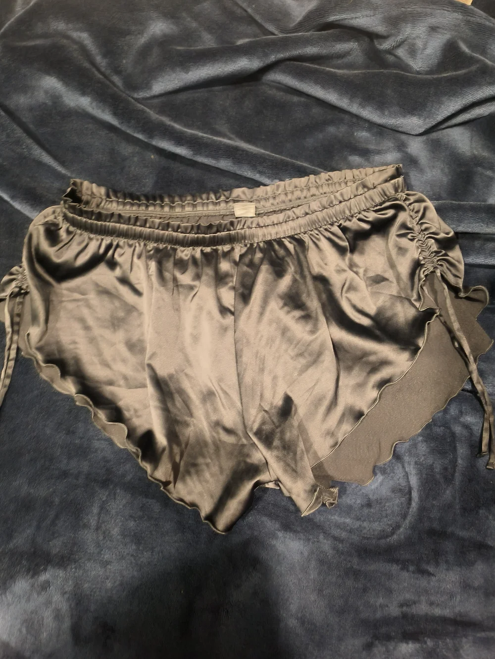 Parade black satin
