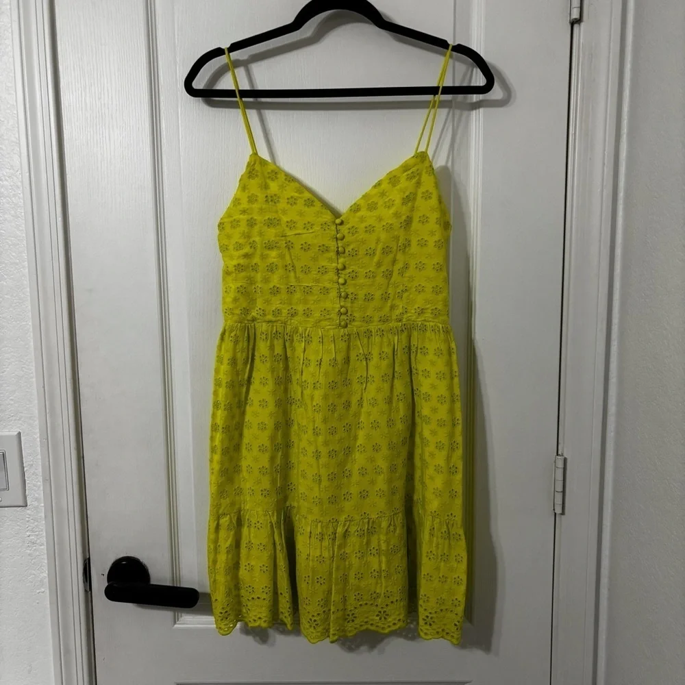 Alice + Olivia questions leave