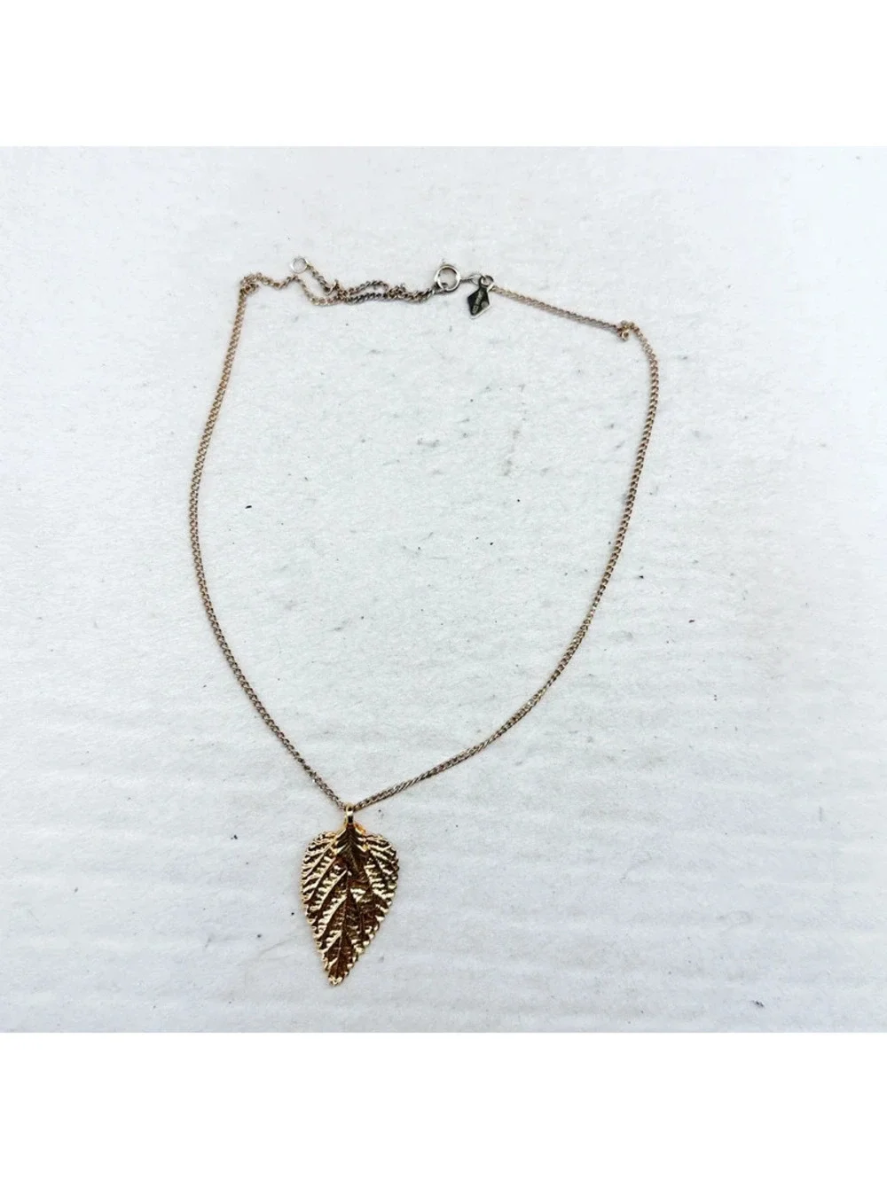 5348mc. Goldtone Sarah Coventry Leaf Necklace