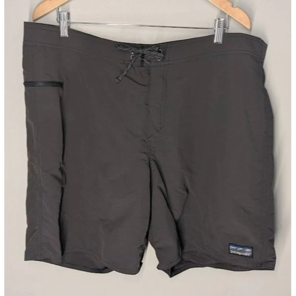 Patagonia Shorts Men 42 Gray WaveFarer Trunks Gorpcore Beach Coastal Outdoors
