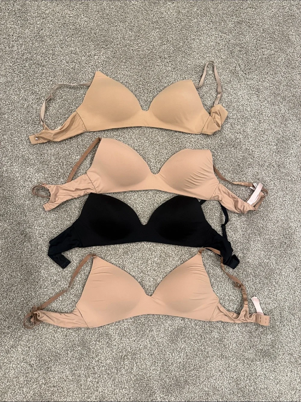 4 Victorias Secret wireless t shirt bra