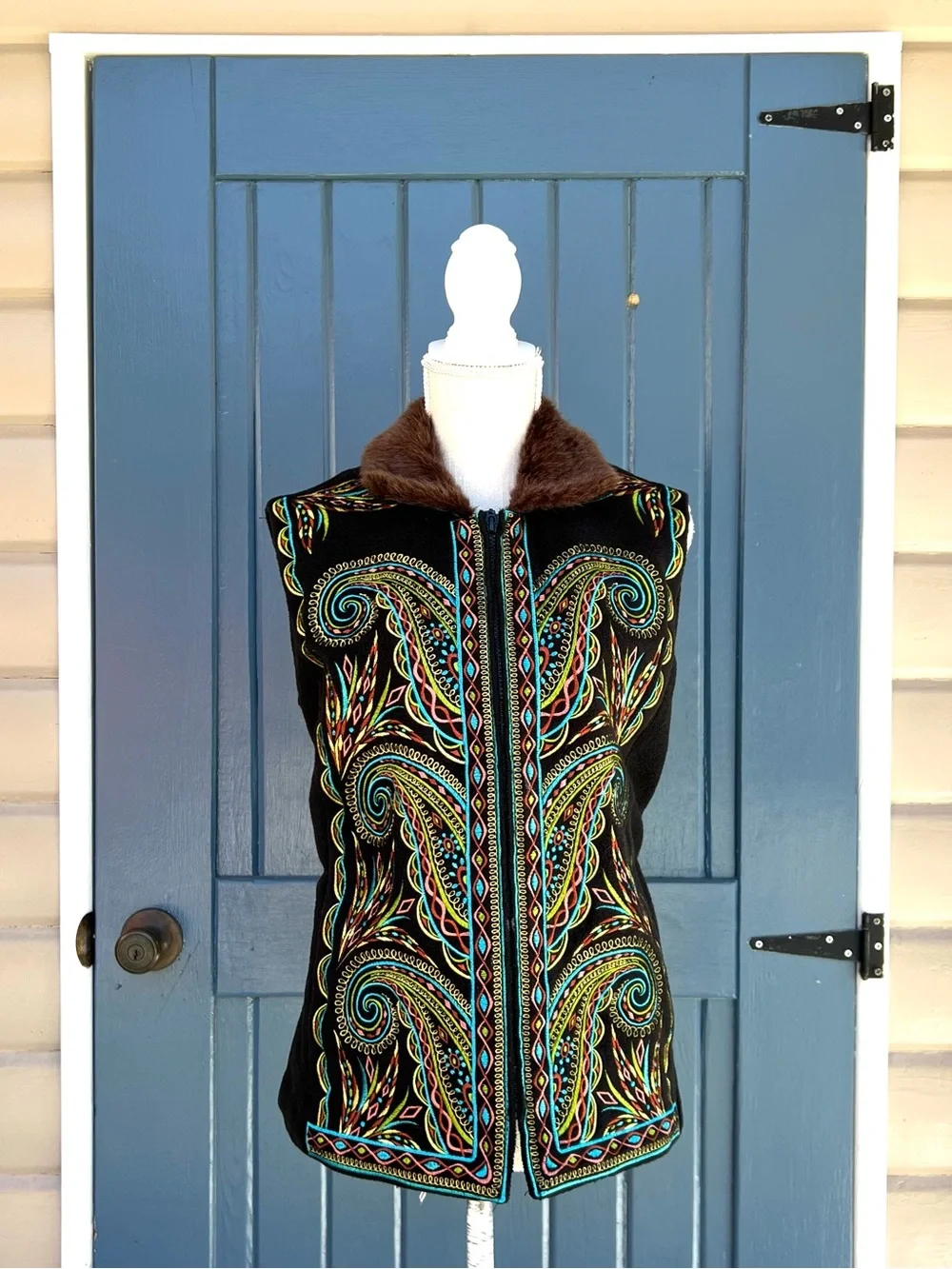Bob Mackie Wearable Art embroidered fleece vest with faux fur collar Size M