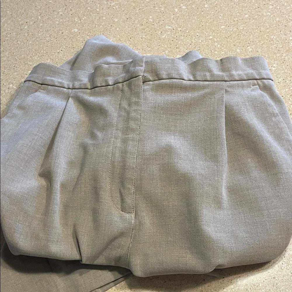 Liz Claiborne versatile subtle