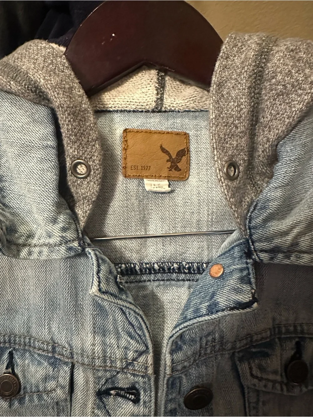 American Eagle Outfitters mix classic