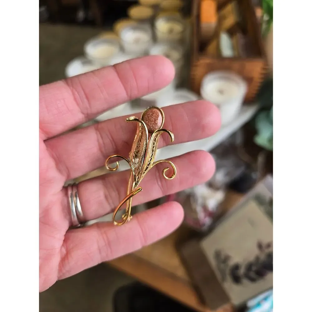 Vintage Gold Filigree Goldstone Calla Lily‎ Floral Brooch Pin