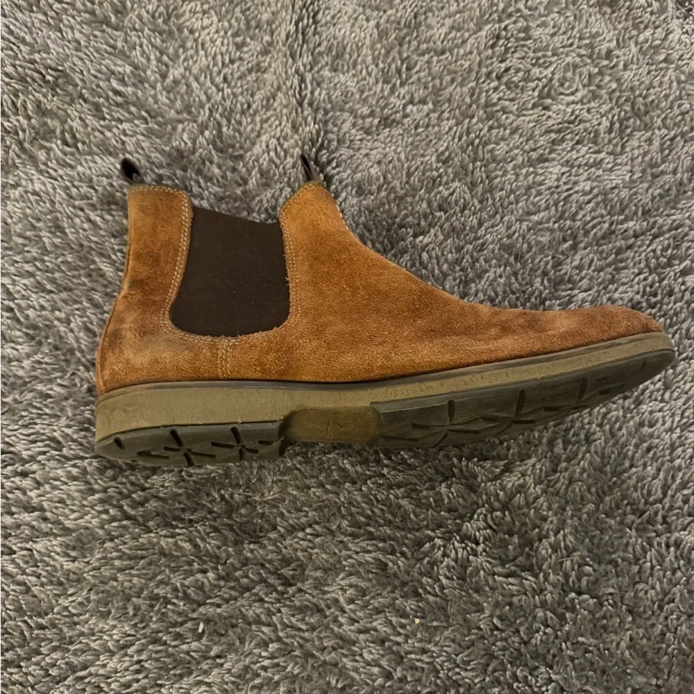CLARKS Men's Brown Suede Chelsea Boots