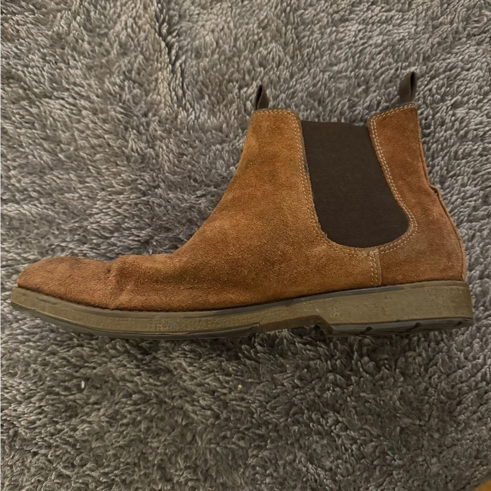 CLARKS Men's Brown Suede Chelsea Boots