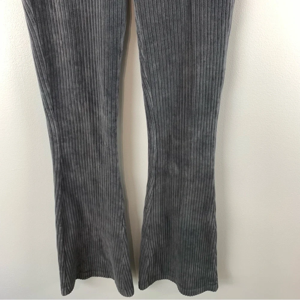 aerie gray groove