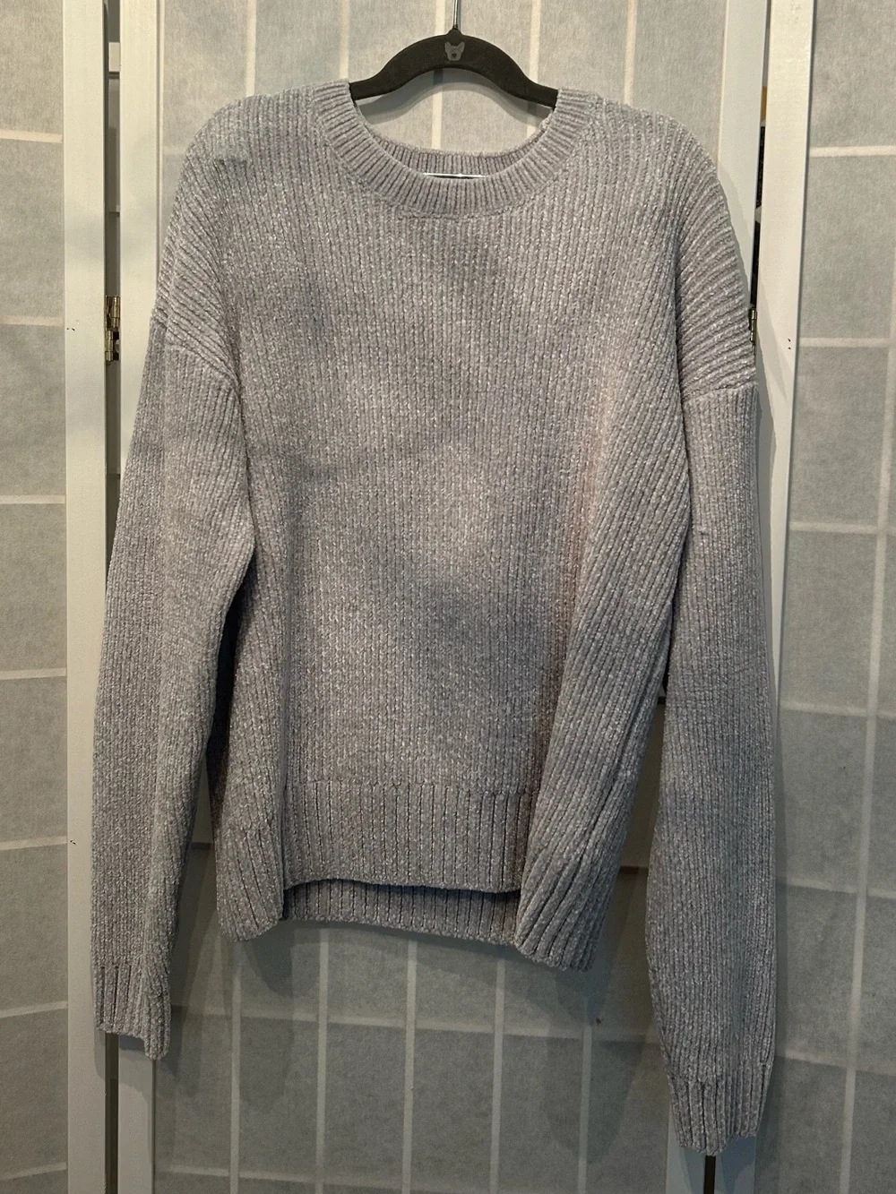 Cozy Crewneck Sweater - Light Gray