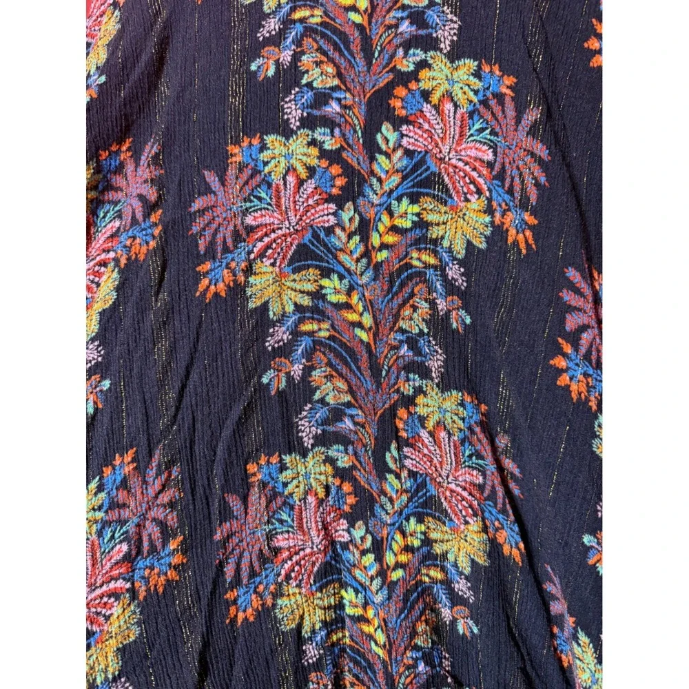 Unbranded vibrant tropical