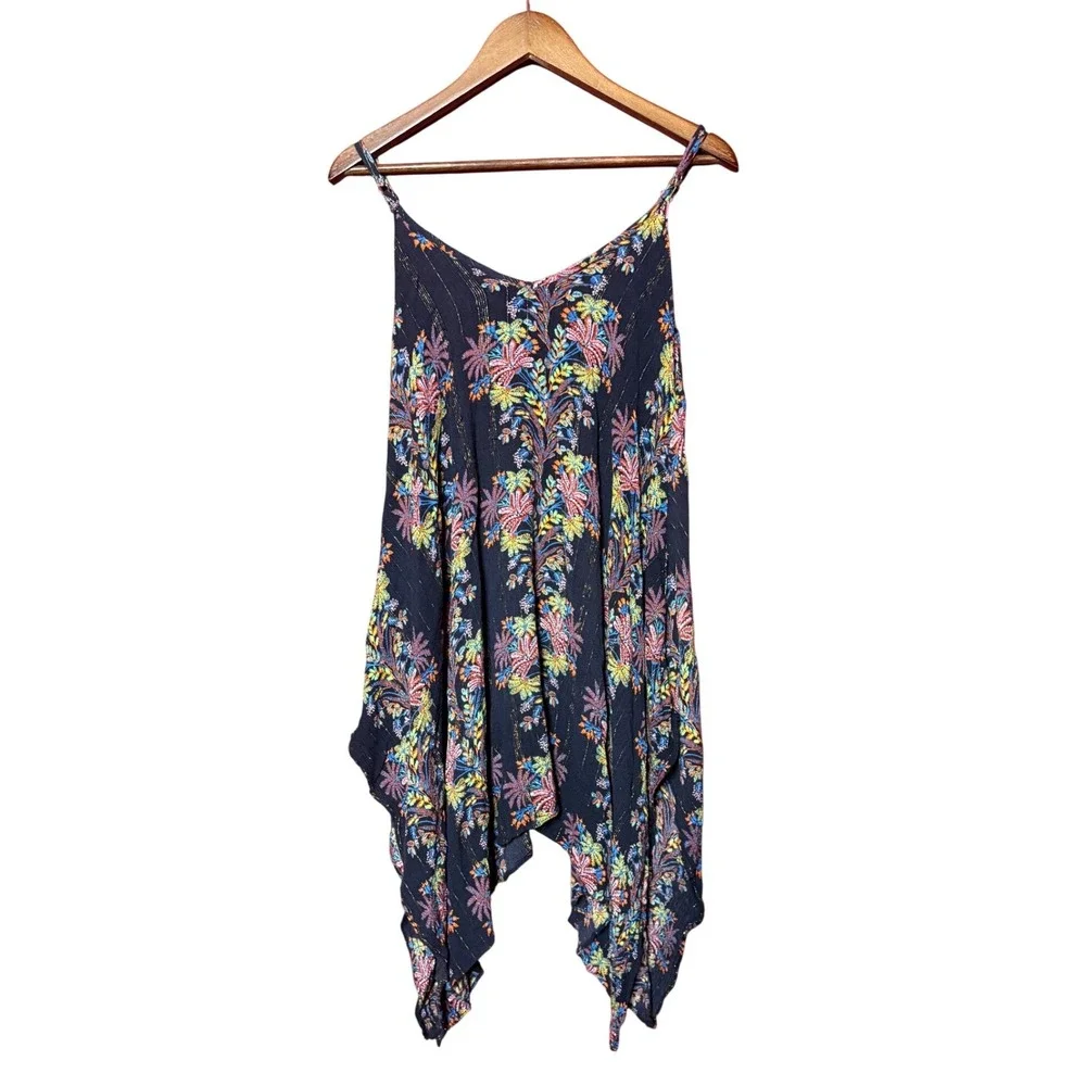 Unbranded vibrant tropical