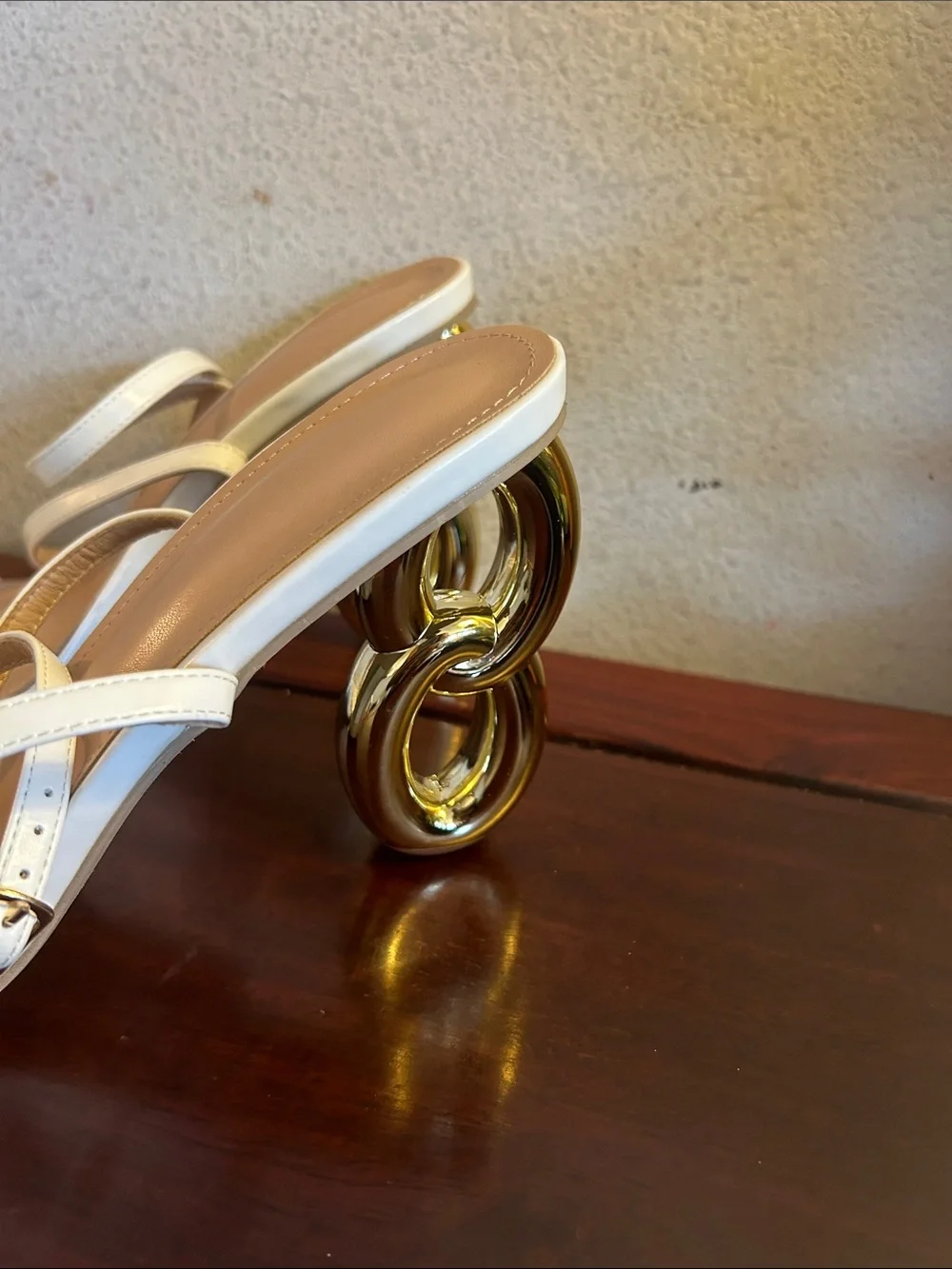 The Unbranded Brand chic white