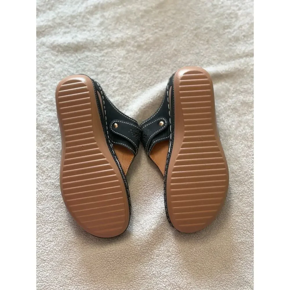 N/A comfortable black