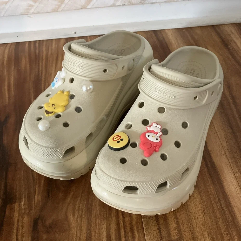 Crocs Platform Men's 5  Women's 7 Classic Stomp Clog Chalk/Ivory With Charms