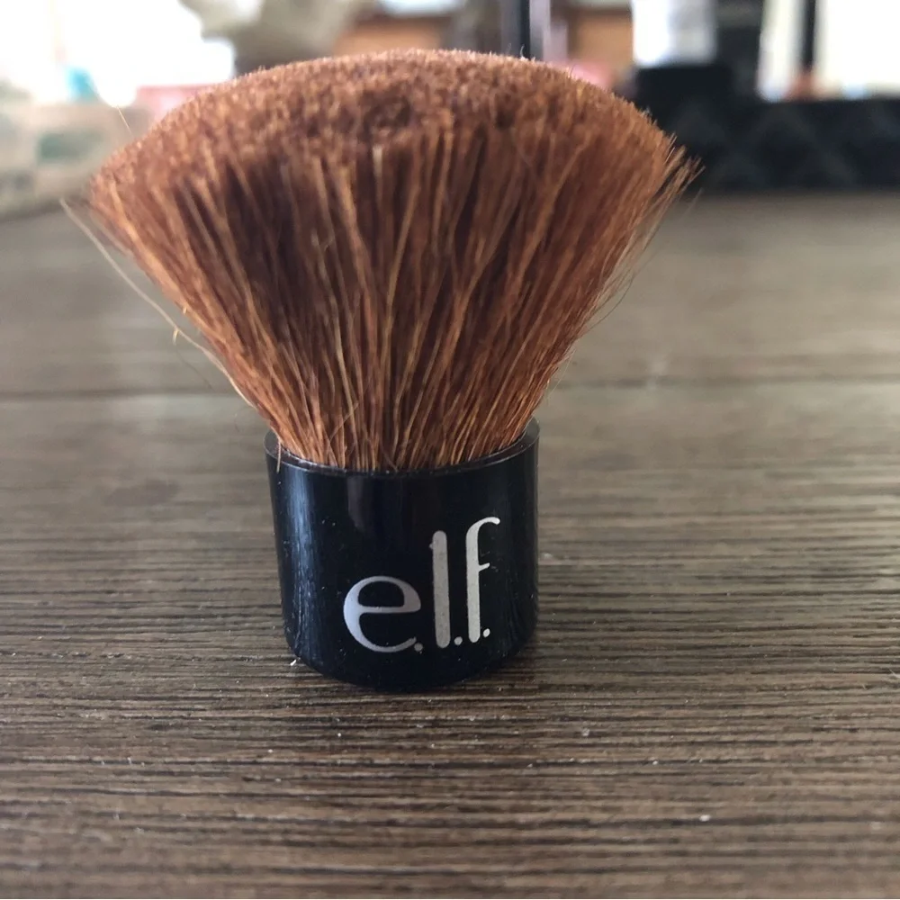 Elf bronzer brush