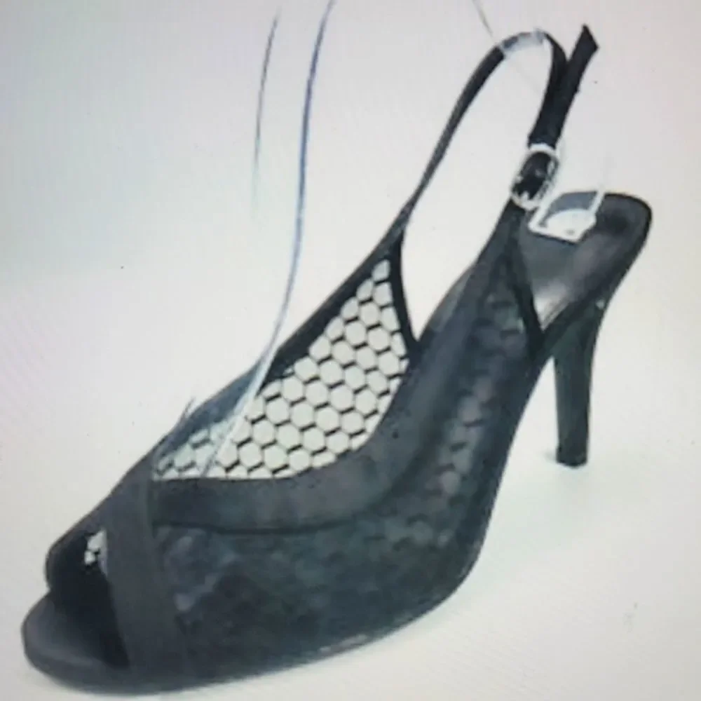 CP honeycomb lace heels size 10‎