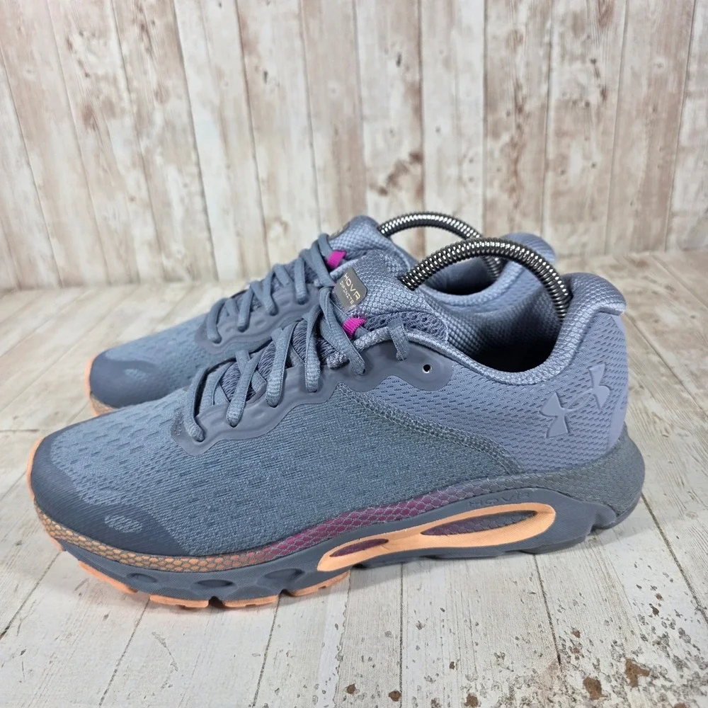 Under Armour under walking