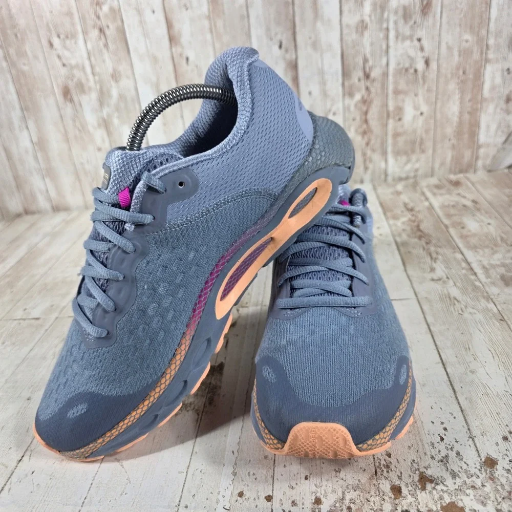 Under Armour gradient cushioning blend
