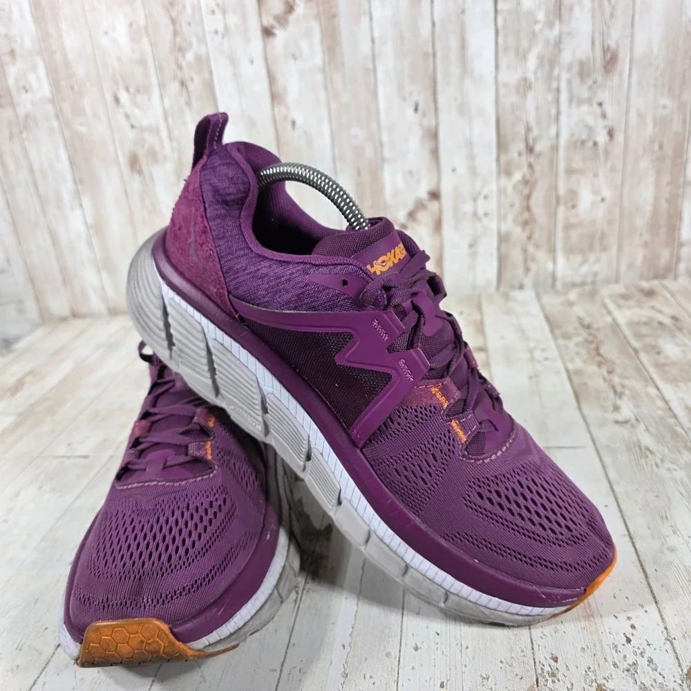 Hoka One One hoka one