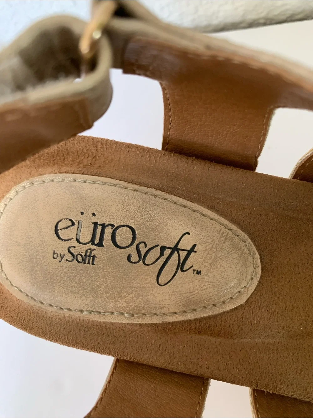 Sofft metallic gold