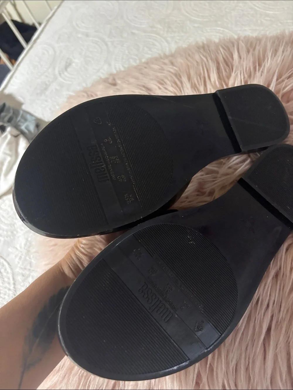 Melissa sleek black