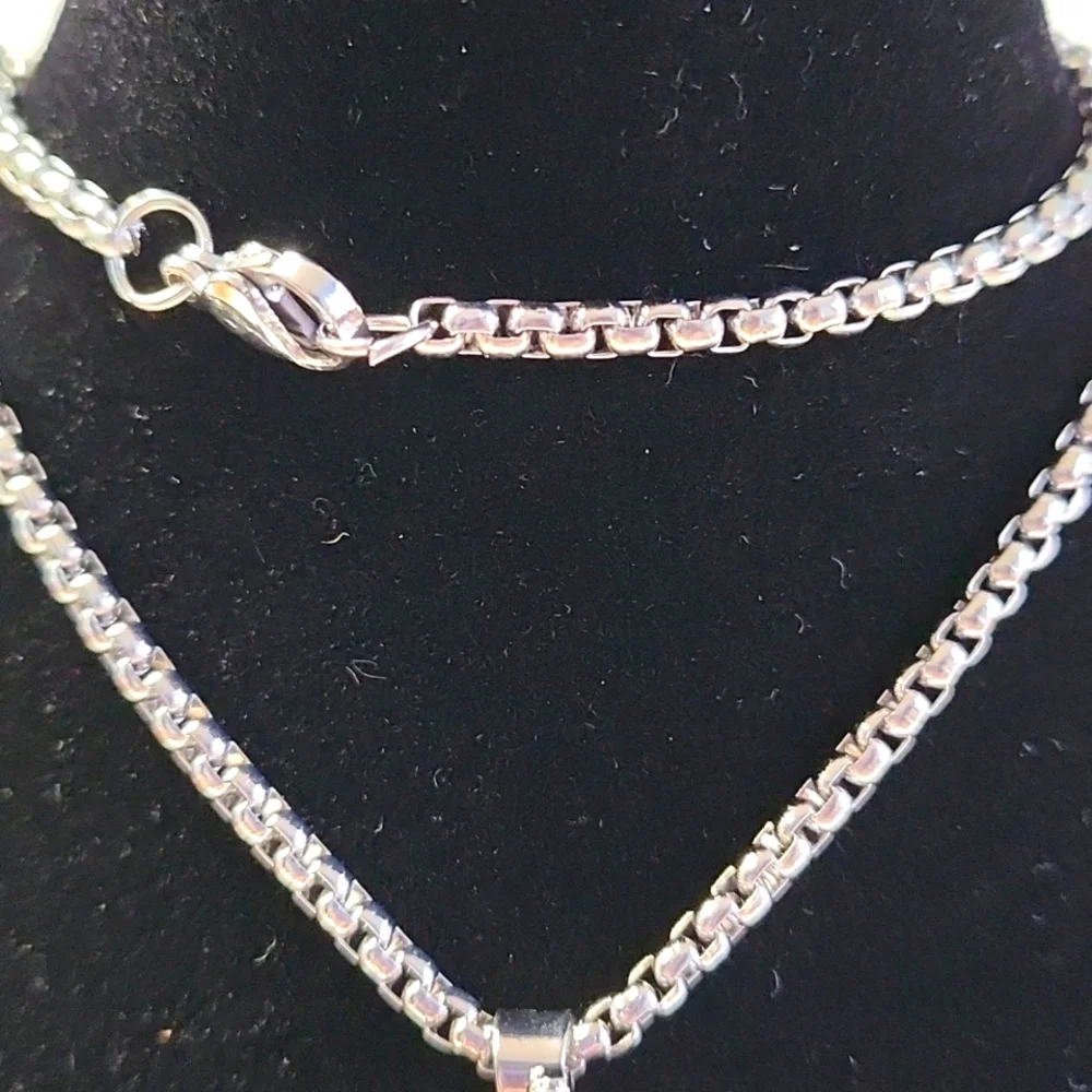 J & R Gems! outstanding silver
