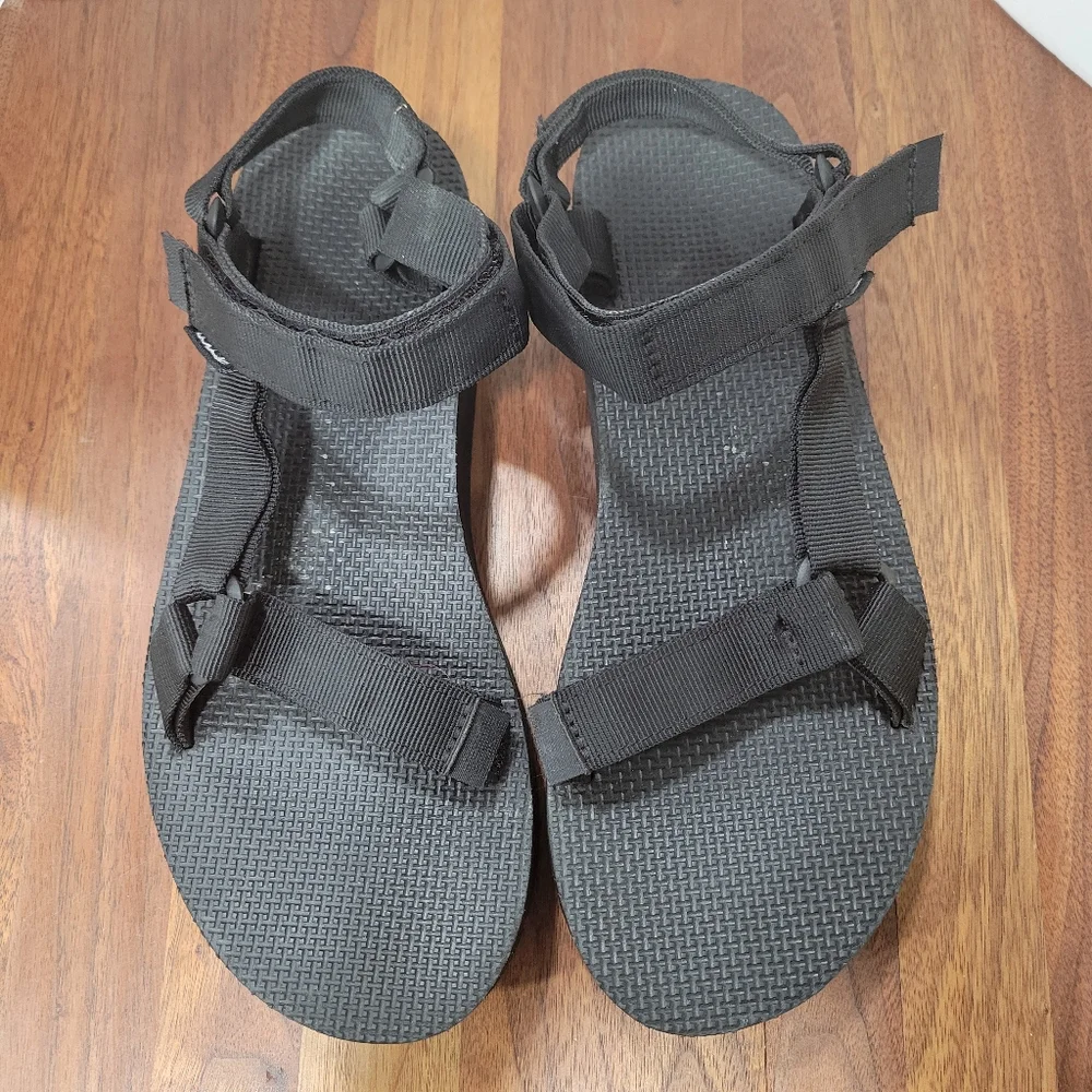 Teva women platform