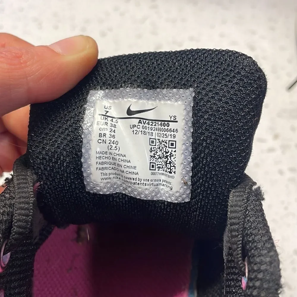 Nike woman’s pink