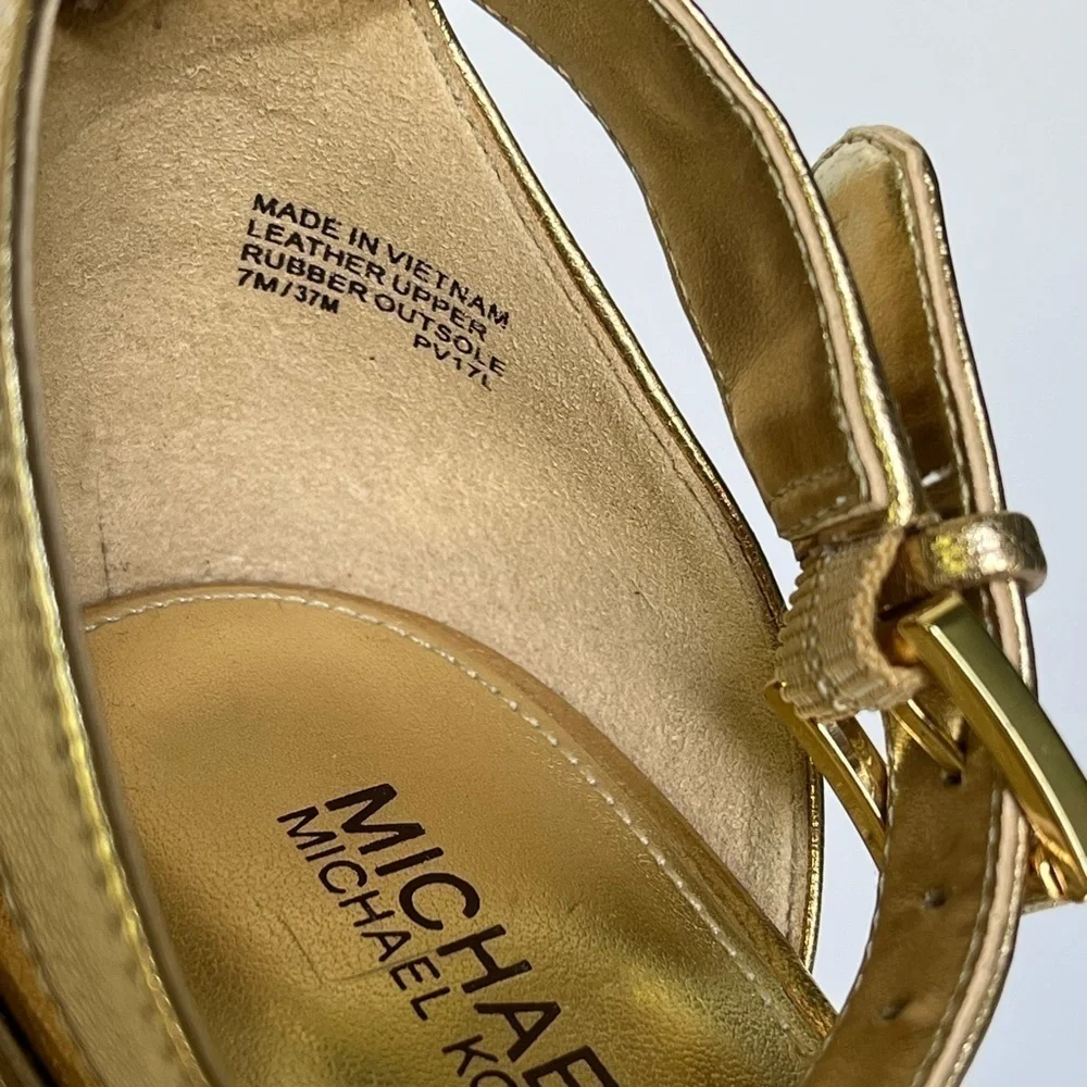 MICHAEL Michael Kors beautiful wedge