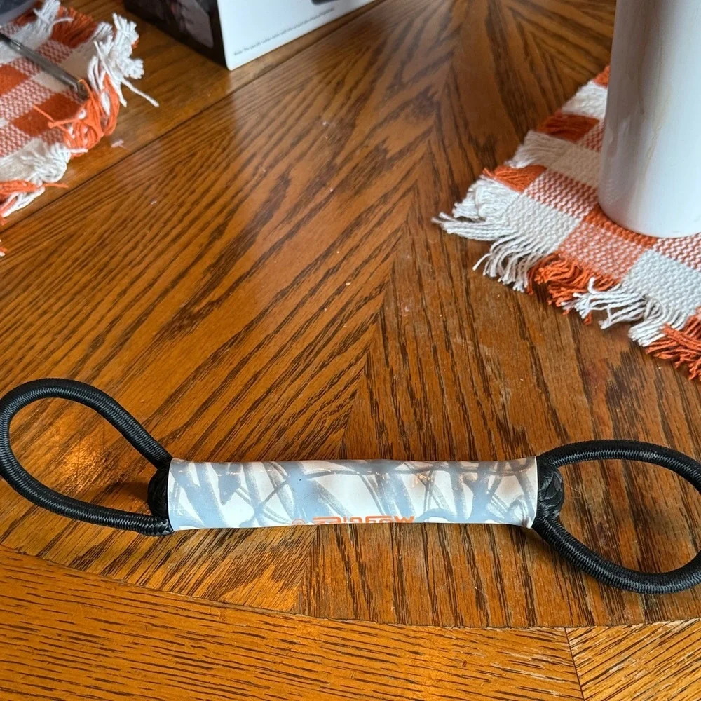muggiez design handle featuring