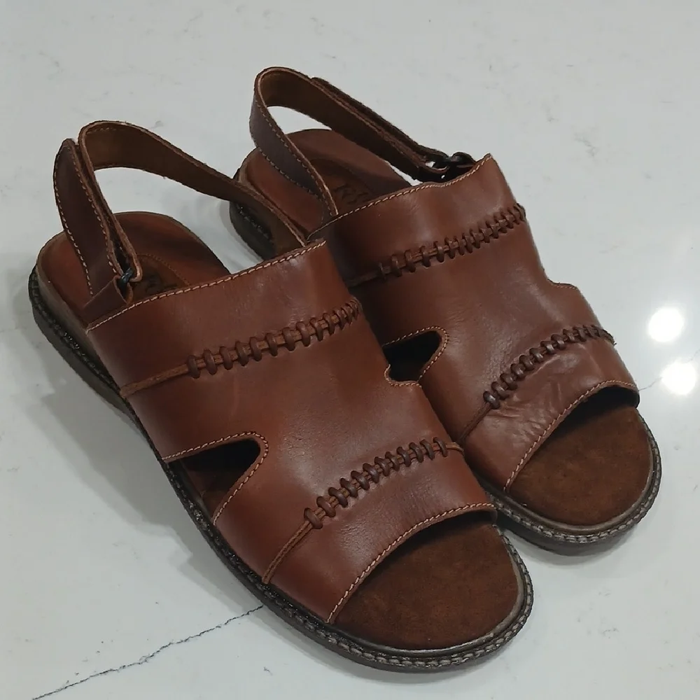 Franco Fortini Brown Sandals with Cushioned Footbed New Without Tags Or Box