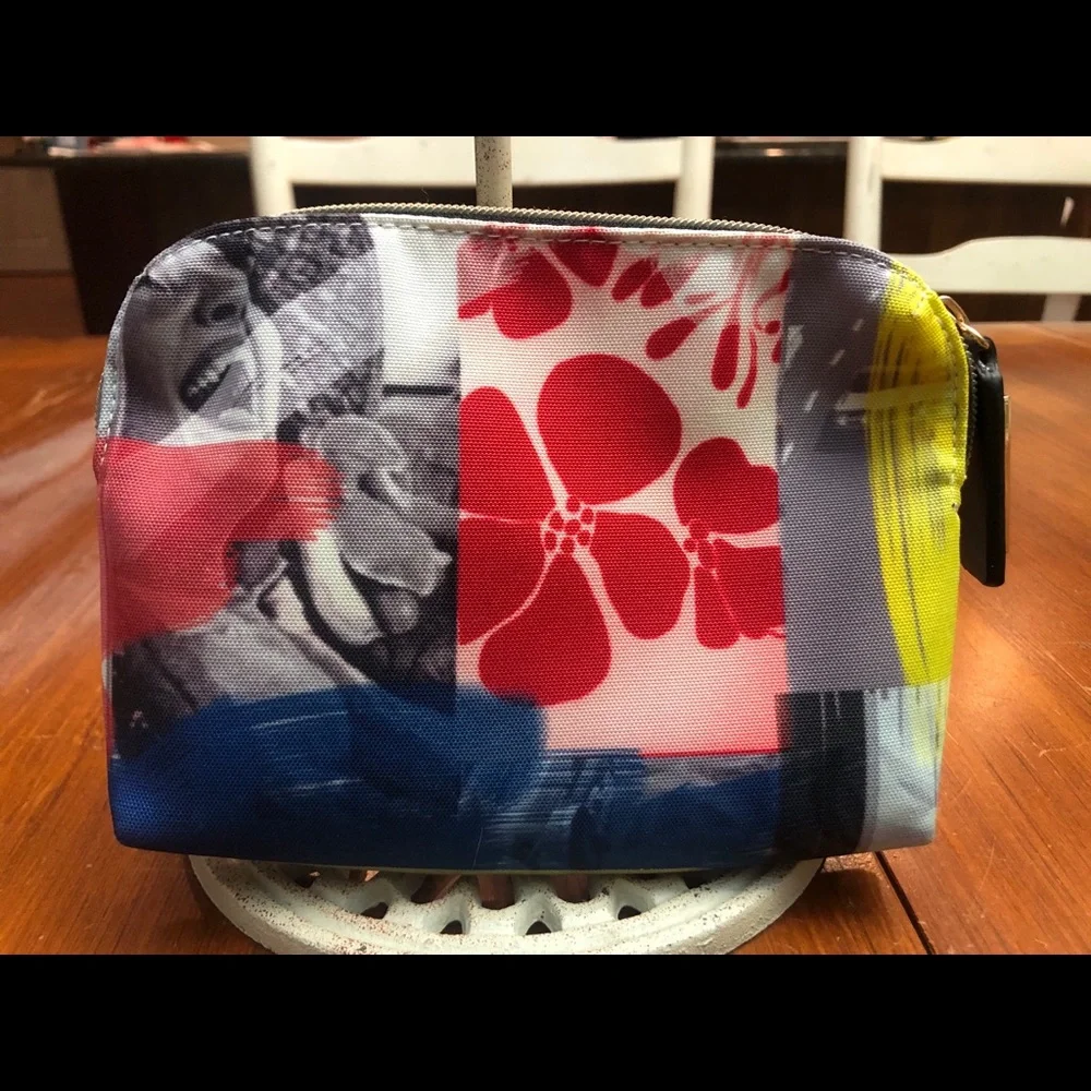 Hayward make-up pouch