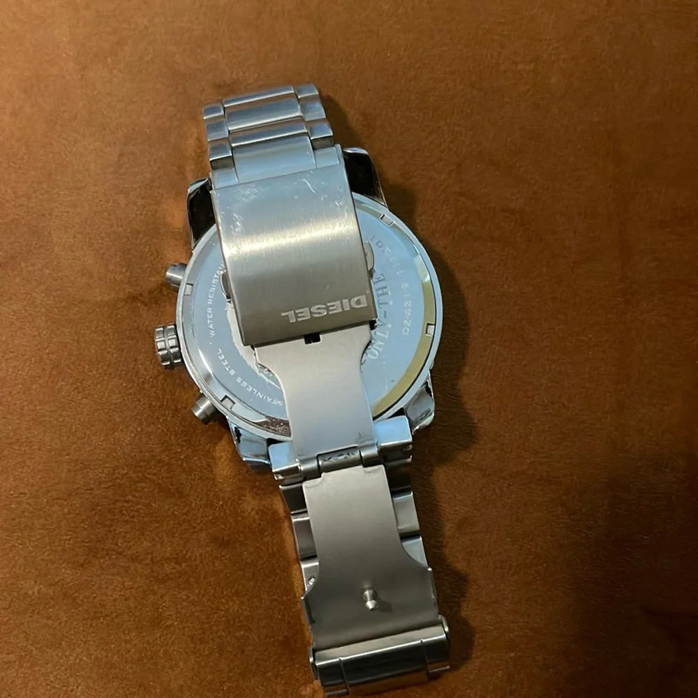 A/X Armani Exchange elevate your