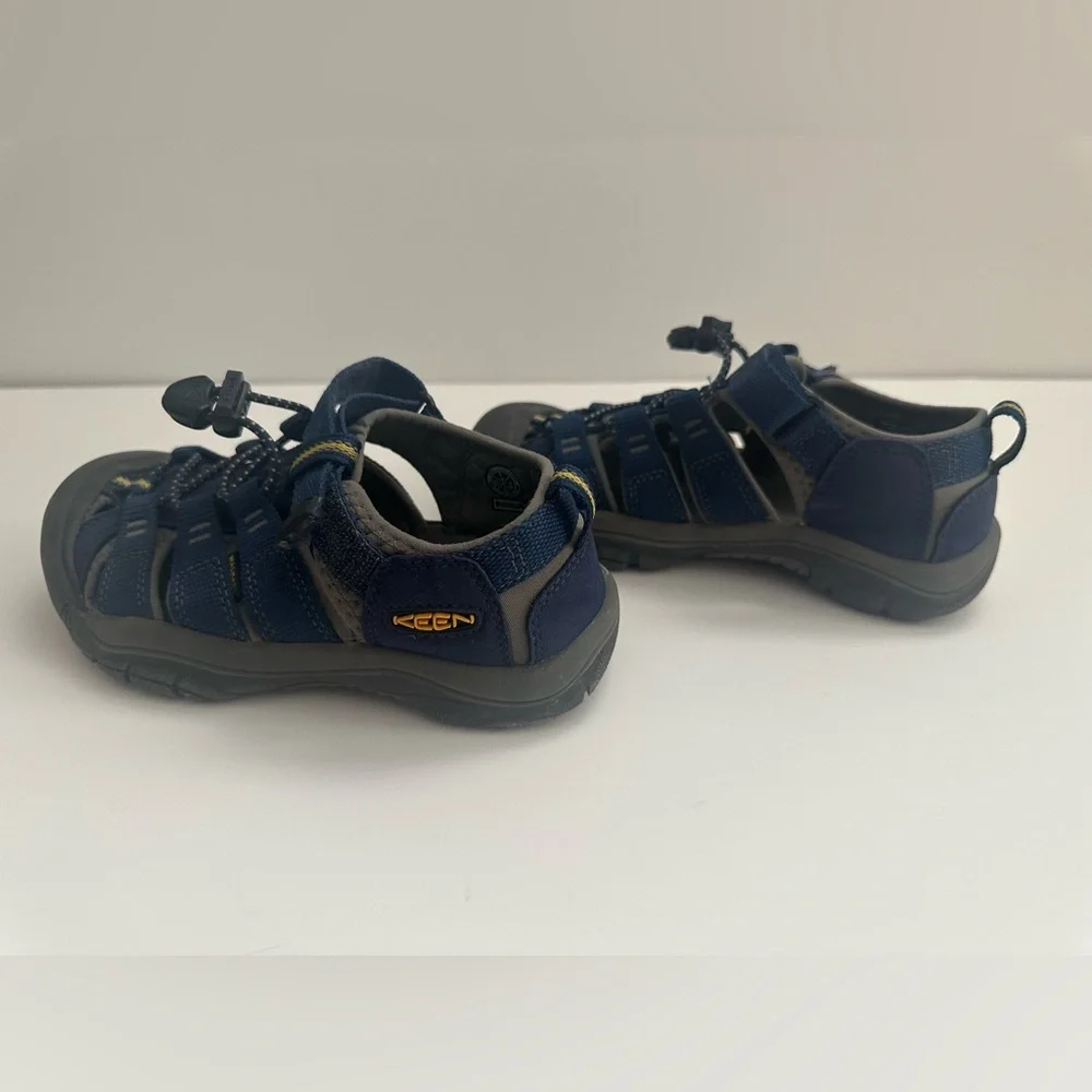 KEEN Kids’ Newport H2 Water Friendly Sandal Closed Toe Sandals